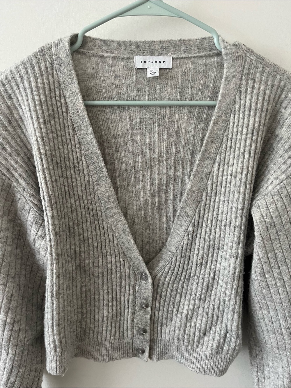 Topshop Light Gray Ribbed V-Neck Cropped Cardigan - Picture 2 of 4
